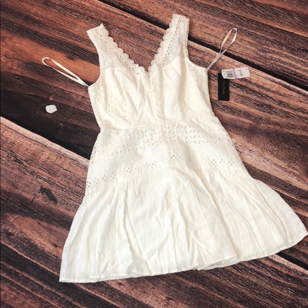 Sleeveless Casual Dress - Picture 6 of 9